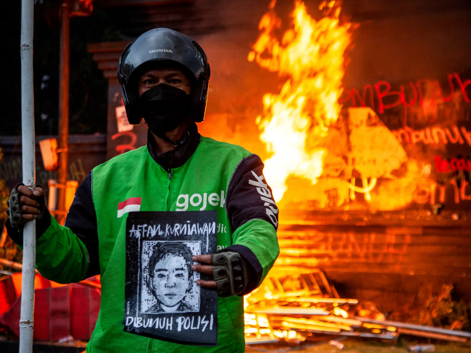 Mengapa protes anti-pemerintah terjadi di Indonesia?